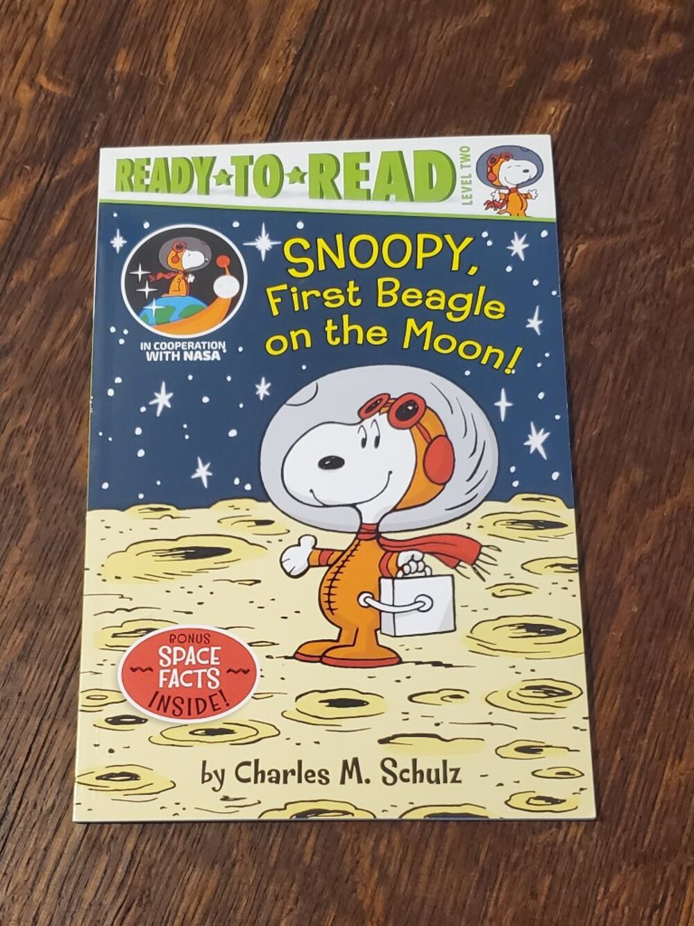Peanuts Ready-to-Read "Snoopy, First Beagle on the Moon!" Charles Schulz